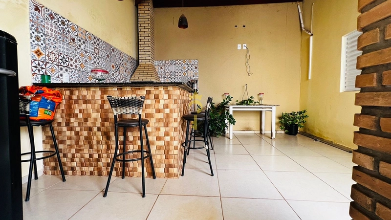 Casa com 2 dormitórios e 2 banheiros com garagem fechada e coberta : 15ª foto da galeria de imagens do imóvel