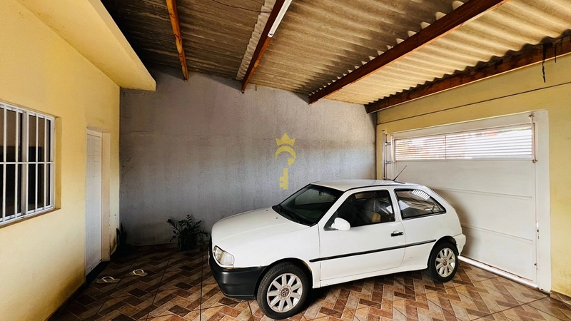 Casa com 2 dormitórios e 2 banheiros com garagem fechada e coberta : 18ª foto da galeria de imagens do imóvel