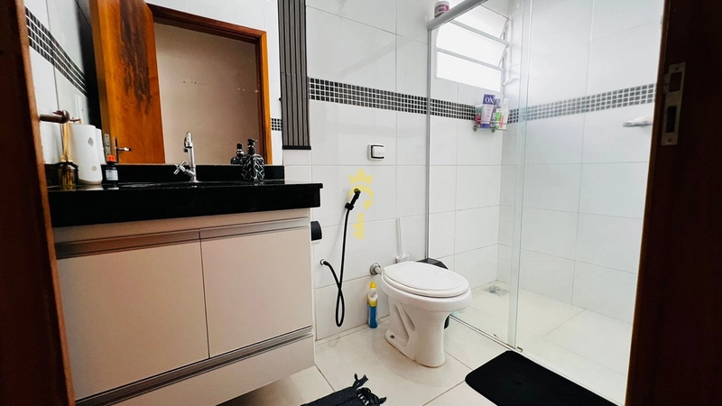 Casa com 2 dormitórios e 2 banheiros com garagem fechada e coberta : 11ª foto da galeria de imagens do imóvel