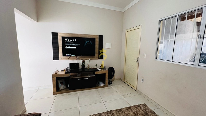 Casa com 2 dormitórios e 2 banheiros com garagem fechada e coberta : 5ª foto da galeria de imagens do imóvel