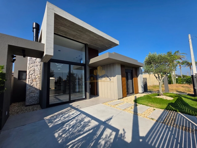 Ótima casa em Rainha do Mar próximo ao mar: 1ª foto da galeria de imagens do imóvel