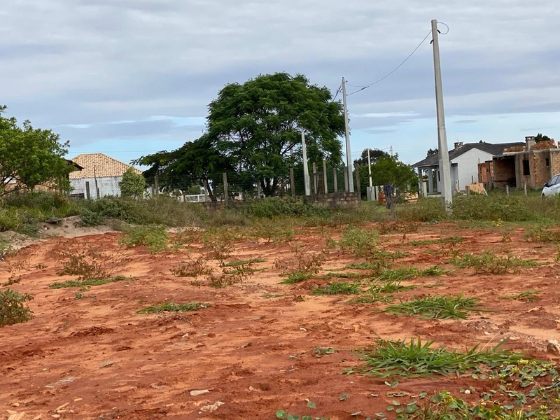TERRENO EM ARROIO DO SAL: 2ª foto da galeria de imagens do imóvel