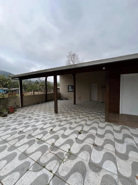 CASA EM TRÊS PINHEIROS: 4ª foto da galeria de imagens do imóvel