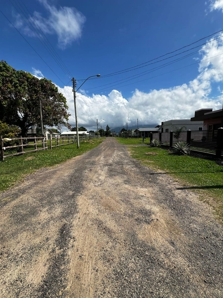 CASA DE MADEIRA EM TERRA DE AREIA: 1ª foto da galeria de imagens do imóvel