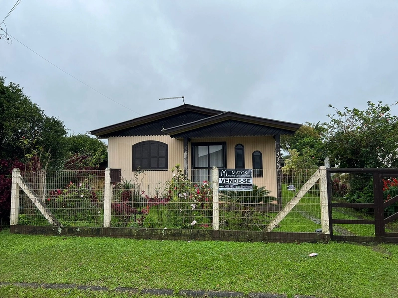 CASA CENTRO DE TERRA DE AREIA: 1ª foto da galeria de imagens do imóvel