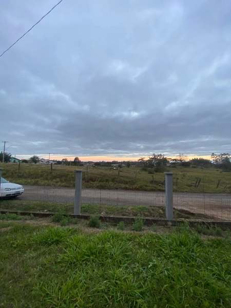 TERRENO COM CASA À VENDA EM TERRA DE AREIA: 4ª foto da galeria de imagens do imóvel