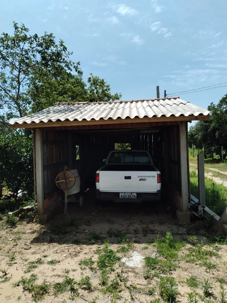 CASA DE MADEIRA EM TERRA DE AREIA: 11ª foto da galeria de imagens do imóvel