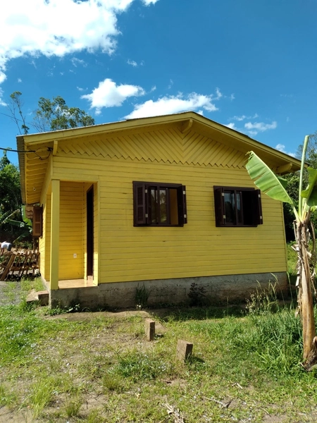 CASA À VENDA EM ITATI: 1ª foto da galeria de imagens do imóvel