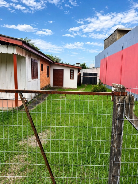 CASA À VENDA  NO CENTRO DE TERRA DE AREIA: 3ª foto da galeria de imagens do imóvel