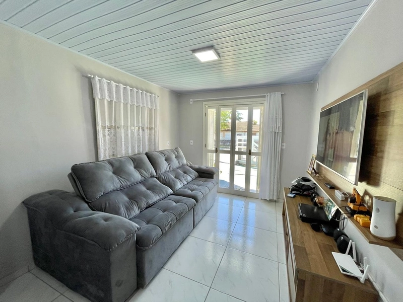 CASA À VENDA NO CENTRO DE TERRA DE AREIA: 2ª foto da galeria de imagens do imóvel