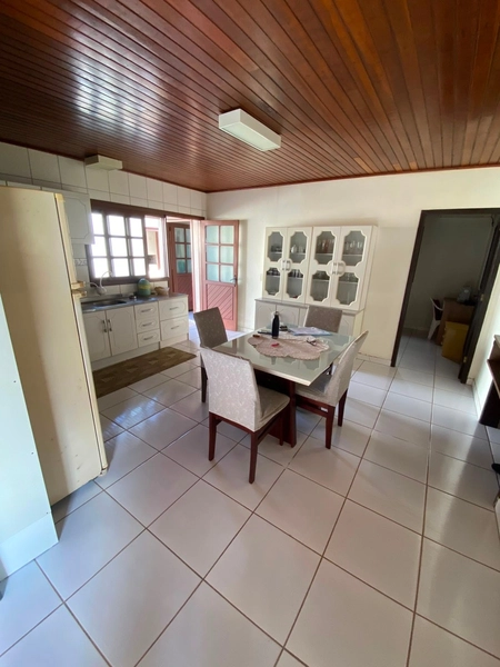 CASA À VENDA NO CENTRO DE TERRA DE AREIA: 2ª foto da galeria de imagens do imóvel