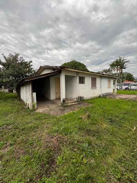 TERRENO  NO CENTRO: 3ª foto da galeria de imagens do imóvel