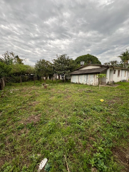 TERRENO  NO CENTRO: 5ª foto da galeria de imagens do imóvel