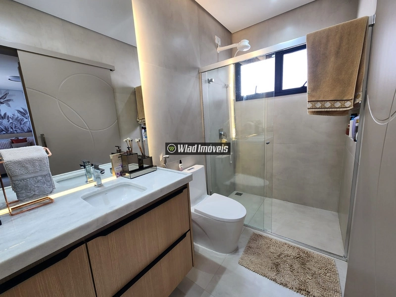 Excelente residência no Condomínio Bosque da Mata, em Valinhos, com 300 m² de terreno e 253 m² de área construída, projetada para oferecer conforto, praticidade e qualidade de vida.: 41ª foto da galeria de imagens do imóvel
