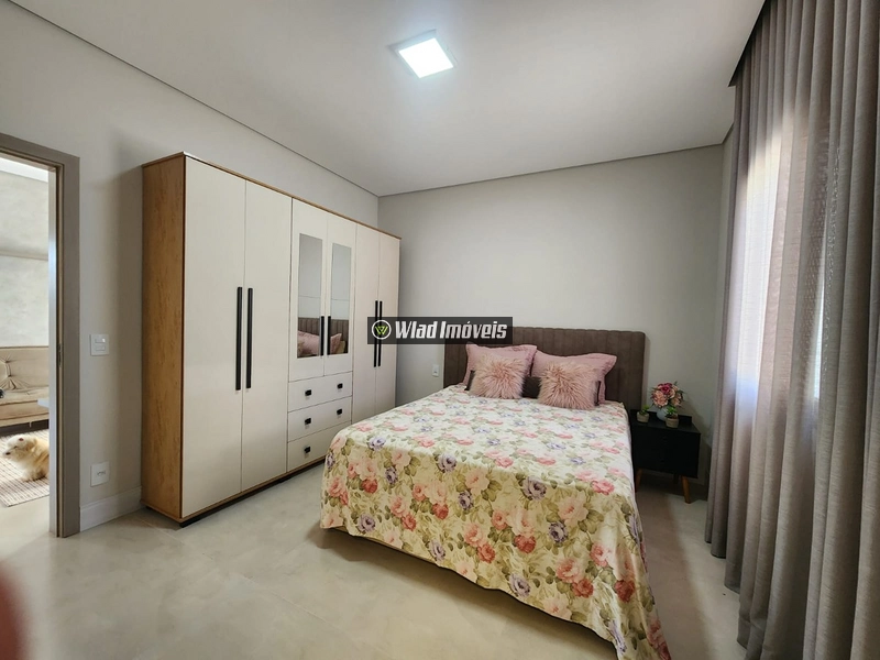 Excelente residência no Condomínio Bosque da Mata, em Valinhos, com 300 m² de terreno e 253 m² de área construída, projetada para oferecer conforto, praticidade e qualidade de vida.: 36ª foto da galeria de imagens do imóvel