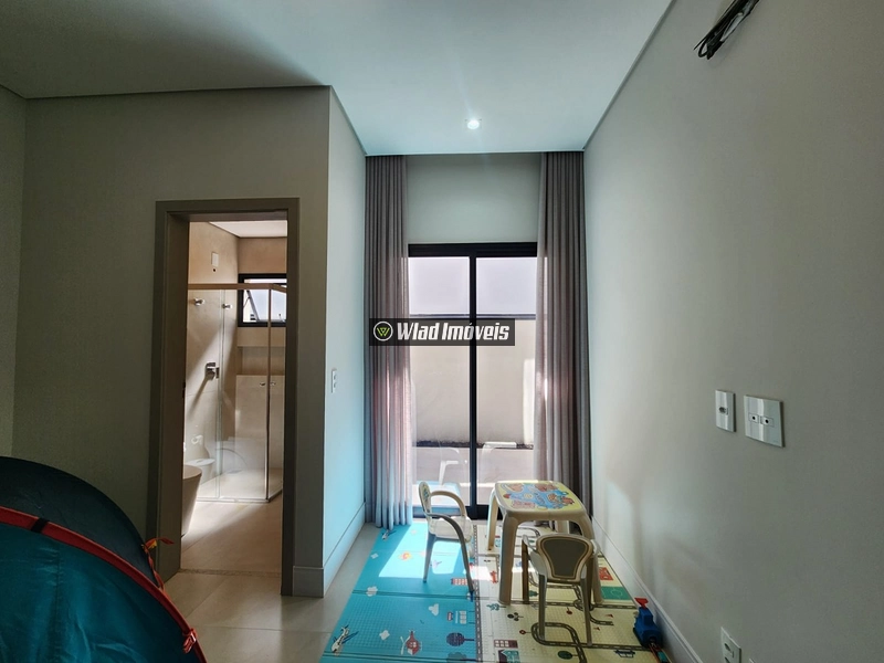 Excelente residência no Condomínio Bosque da Mata, em Valinhos, com 300 m² de terreno e 253 m² de área construída, projetada para oferecer conforto, praticidade e qualidade de vida.: 27ª foto da galeria de imagens do imóvel