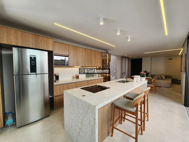 Excelente residência no Condomínio Bosque da Mata, em Valinhos, com 300 m² de terreno e 253 m² de área construída, projetada para oferecer conforto, praticidade e qualidade de vida.: 13ª foto da galeria de imagens do imóvel