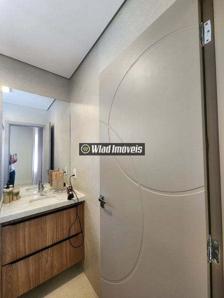 Excelente residência no Condomínio Bosque da Mata, em Valinhos, com 300 m² de terreno e 253 m² de área construída, projetada para oferecer conforto, praticidade e qualidade de vida.: 33ª foto da galeria de imagens do imóvel