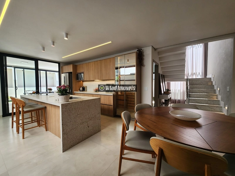 Excelente residência no Condomínio Bosque da Mata, em Valinhos, com 300 m² de terreno e 253 m² de área construída, projetada para oferecer conforto, praticidade e qualidade de vida.: 17ª foto da galeria de imagens do imóvel