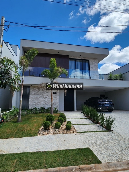 Excelente residência no Condomínio Bosque da Mata, em Valinhos, com 300 m² de terreno e 253 m² de área construída, projetada para oferecer conforto, praticidade e qualidade de vida.: 5ª foto da galeria de imagens do imóvel