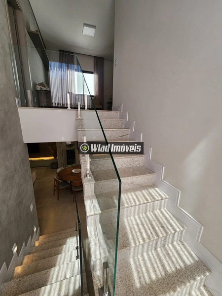 Excelente residência no Condomínio Bosque da Mata, em Valinhos, com 300 m² de terreno e 253 m² de área construída, projetada para oferecer conforto, praticidade e qualidade de vida.: 28ª foto da galeria de imagens do imóvel