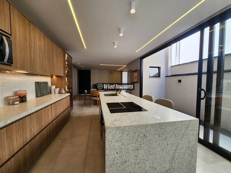Excelente residência no Condomínio Bosque da Mata, em Valinhos, com 300 m² de terreno e 253 m² de área construída, projetada para oferecer conforto, praticidade e qualidade de vida.: 14ª foto da galeria de imagens do imóvel