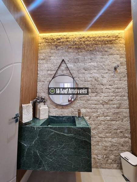 Excelente residência no Condomínio Bosque da Mata, em Valinhos, com 300 m² de terreno e 253 m² de área construída, projetada para oferecer conforto, praticidade e qualidade de vida.: 16ª foto da galeria de imagens do imóvel