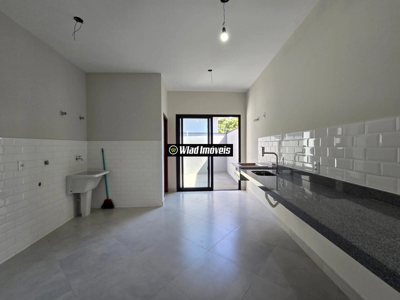 Casa térrea nova venda com 03 quartos Bairro Pinheirinho em Vinhedo: 4ª foto da galeria de imagens do imóvel