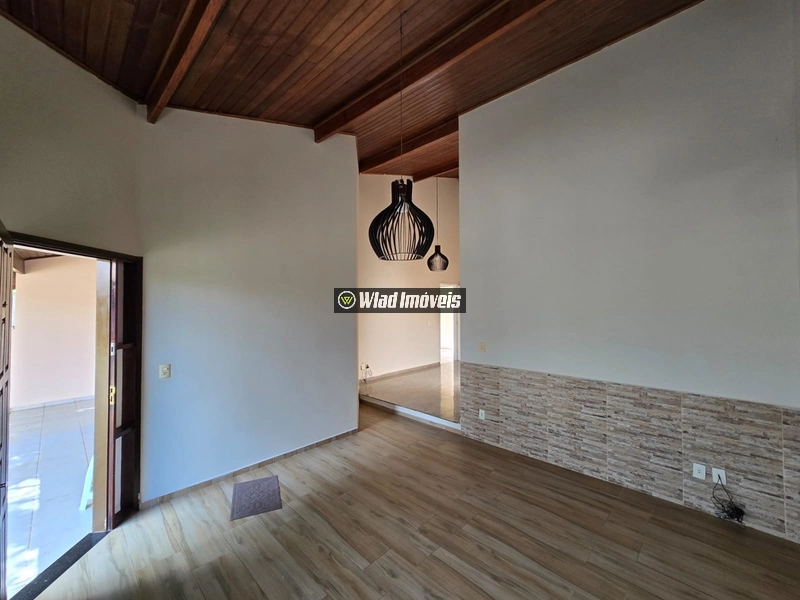 Casa térrea com 03 quartos à venda no Bairro Pinheirinho em Vinhedo: 4ª foto da galeria de imagens do imóvel