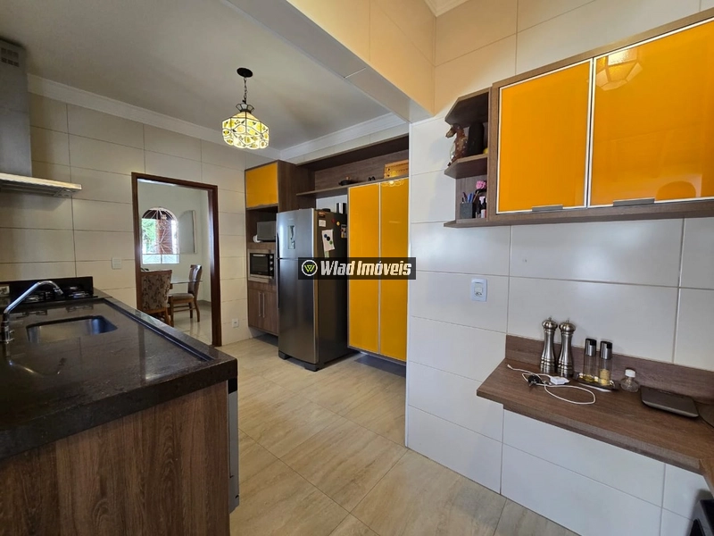 Casa térrea venda 298 m² 4 quartos piscina em Vinhedo SP: 6ª foto da galeria de imagens do imóvel