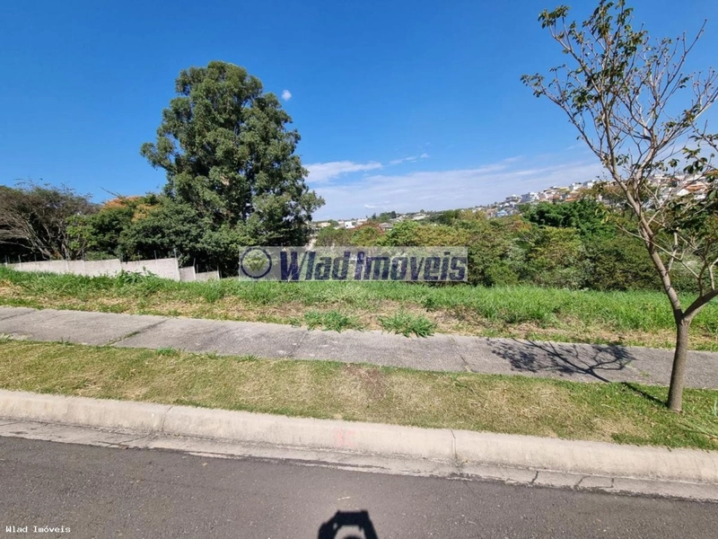 Terreno plano a Venda no Bairro Jardim Panorama em Vinhedo: 1ª foto da galeria de imagens do imóvel