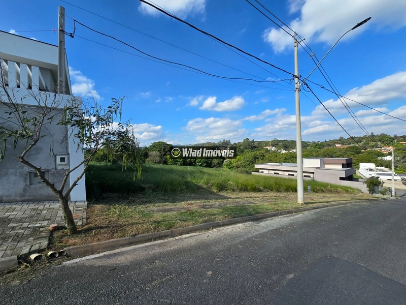 Terreno plano com 250 m² a venda no Bairro Pinheirinho em Vinhedo: 3ª foto da galeria de imagens do imóvel