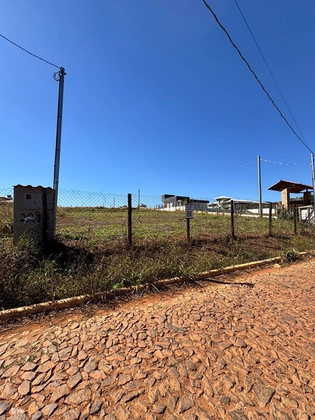 Chácara no Portal Serra Azul – 815 m²: 3ª foto da galeria de imagens do imóvel