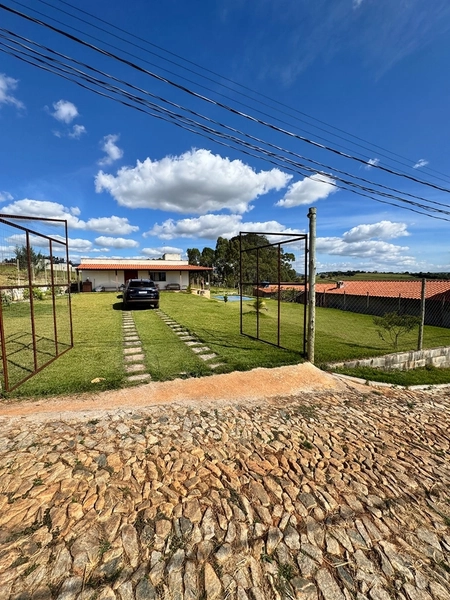 Sítio à Venda no Portal Serra Azul – Divisa Igarapé x Mateus Leme: 5ª foto da galeria de imagens do imóvel