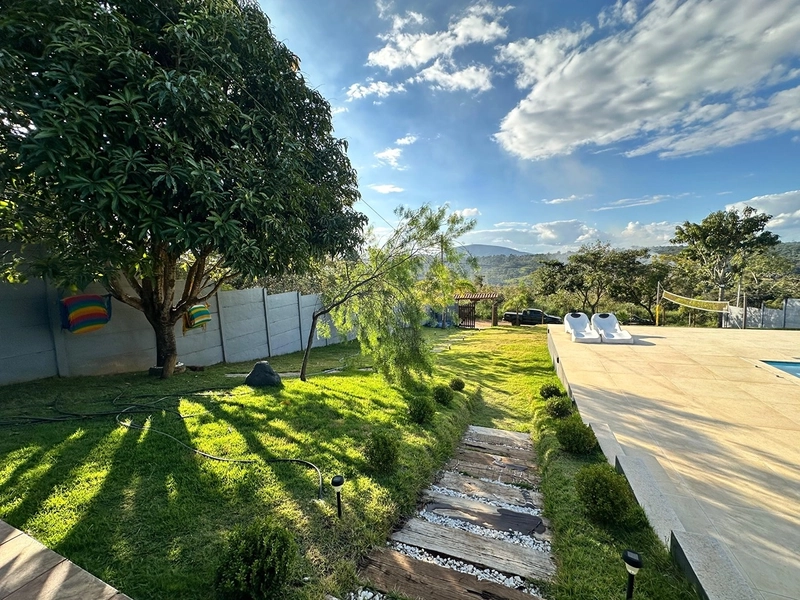 Sítio de 1.000 m² com Piscina e Área Gourmet à Venda em Mateus Leme/MG: 8ª foto da galeria de imagens do imóvel