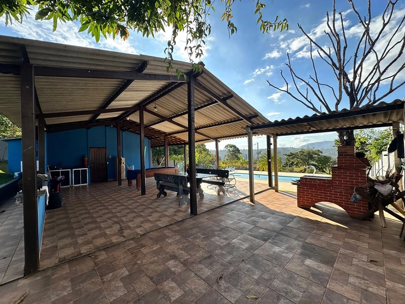 Sítio de 1.000 m² com Piscina e Área Gourmet à Venda em Mateus Leme/MG: 7ª foto da galeria de imagens do imóvel