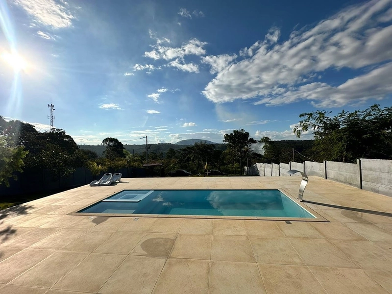 Sítio de 1.000 m² com Piscina e Área Gourmet à Venda em Mateus Leme/MG: 1ª foto da galeria de imagens do imóvel