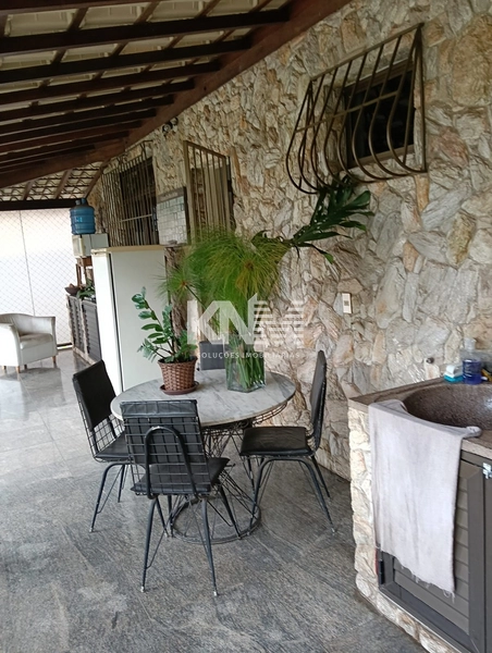 Casa Espaçosa com Terreno Amplo na Av. JK – Itaúna - MG: 12ª foto da galeria de imagens do imóvel