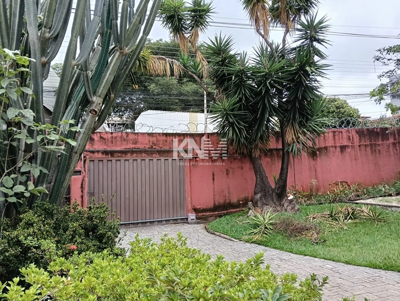 Casa Espaçosa com Terreno Amplo na Av. JK – Itaúna - MG: 15ª foto da galeria de imagens do imóvel