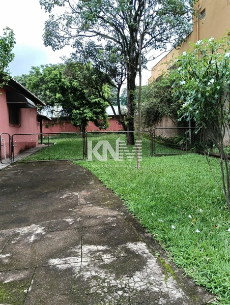 Casa Espaçosa com Terreno Amplo na Av. JK – Itaúna - MG: 14ª foto da galeria de imagens do imóvel