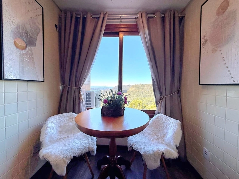 Apartamento 1 dormitório em Gramado: 2ª foto da galeria de imagens do imóvel