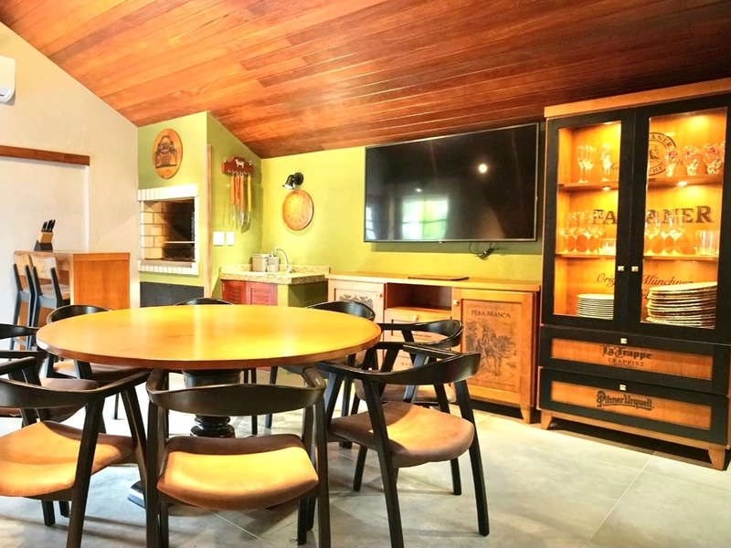 Apartamento 5 dormitórios em Gramado: 3ª foto da galeria de imagens do imóvel