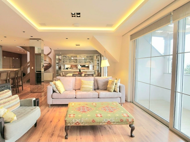 Apartamento 5 dormitórios em Gramado: 2ª foto da galeria de imagens do imóvel