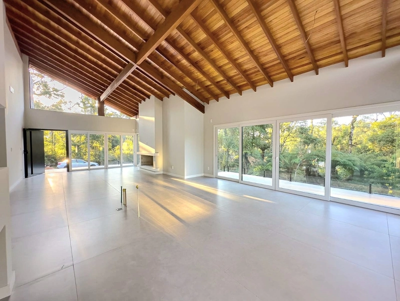 Casa 3 suítes em Gramado: 3ª foto da galeria de imagens do imóvel