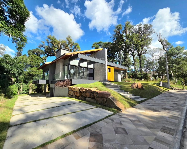 Casa 3 suítes em Gramado: 2ª foto da galeria de imagens do imóvel
