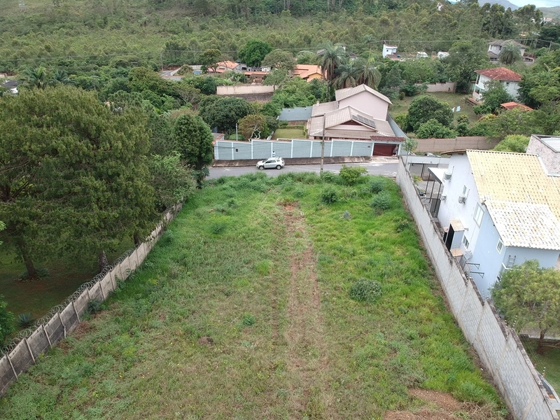 Terreno grande com 600 metros quadrados: 5ª foto da galeria de imagens do imóvel