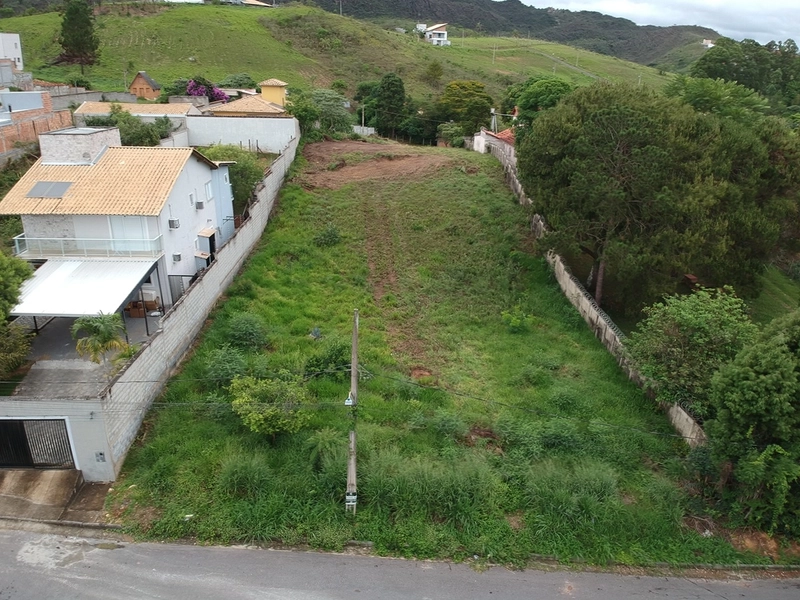 Terreno grande com 600 metros quadrados: 1ª foto da galeria de imagens do imóvel