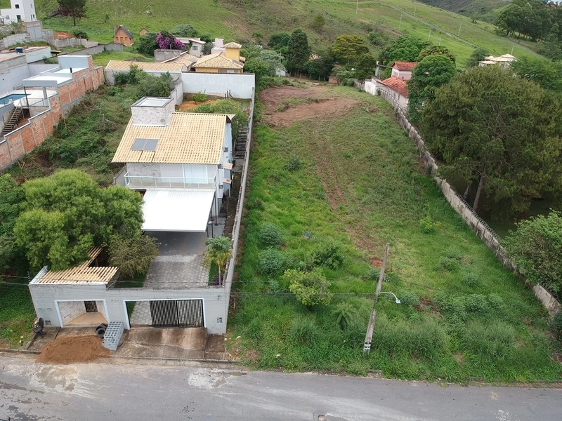 Terreno grande com 600 metros quadrados: 9ª foto da galeria de imagens do imóvel