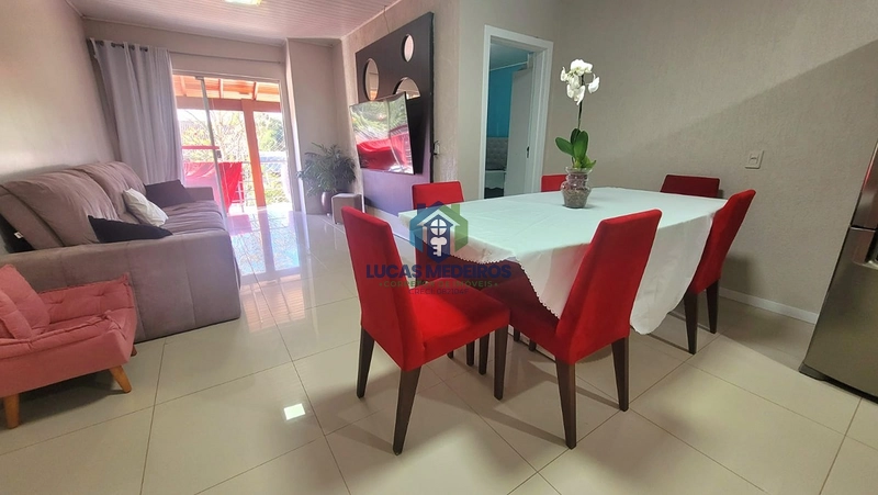 O sobrado perfeito existe: amplo, com piscina, energia solar, terreno generoso e pronto para receber a sua família. Agende sua visita e venha se encantar!: 11ª foto da galeria de imagens do imóvel