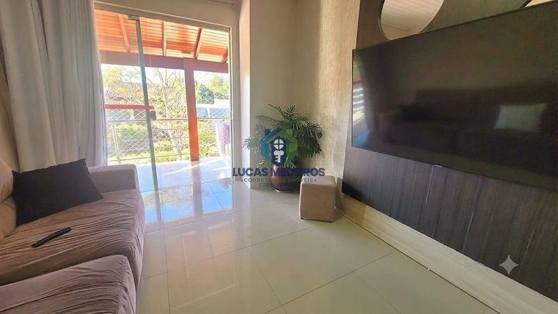 O sobrado perfeito existe: amplo, com piscina, energia solar, terreno generoso e pronto para receber a sua família. Agende sua visita e venha se encantar!: 13ª foto da galeria de imagens do imóvel